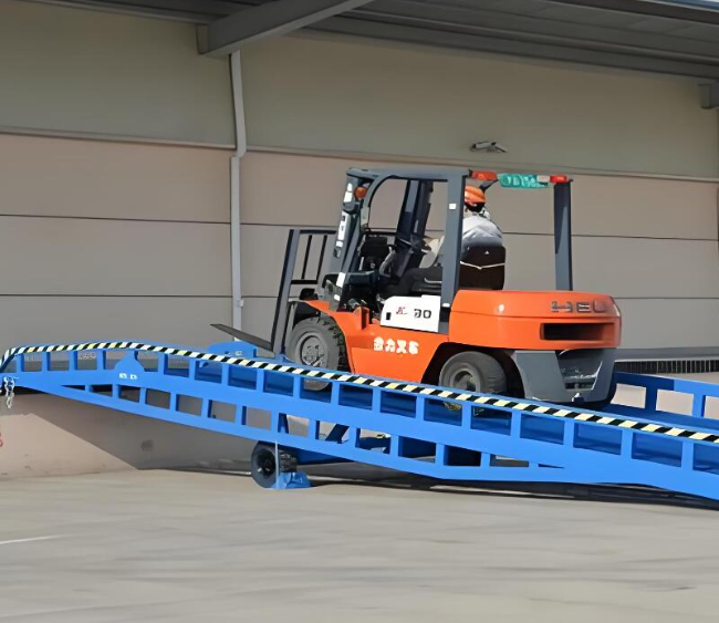 米林移动式卸货平台（叉车用）
